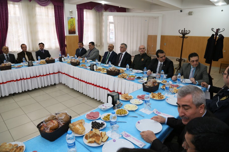 Kurumlararası sorunlar hizmette aksamalara meydan verilmeden çözülecek