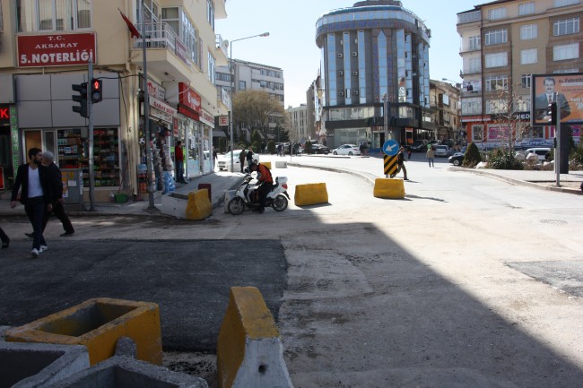 Kalealtı Caddesi Yeniden Trafiğe Açıldı