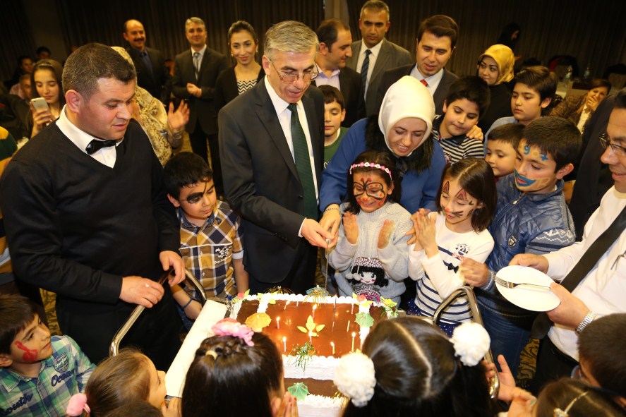 Aile ortamından uzak kalmış çocuklarımıza hep birlikte sahip çıkacağız