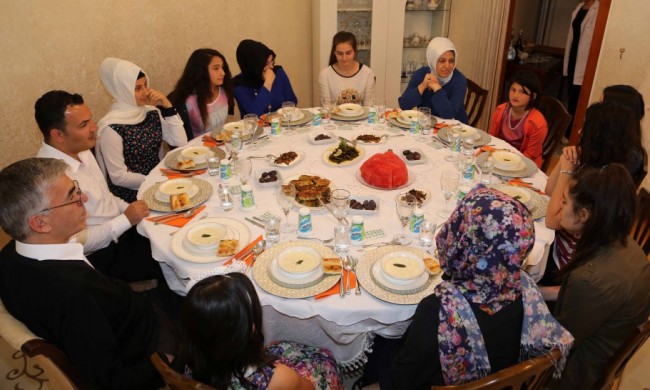 İlk iftar çocuklarla