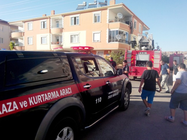 Ocakta Unutulan Yemek Yangına Neden Oldu