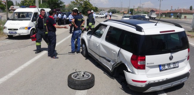 Aksaray’da İki Otomobil Çarpıştı: 5 Yaralı