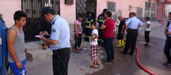 Aksaray’da Odunlukta Çıkan Yangın Korkuttu