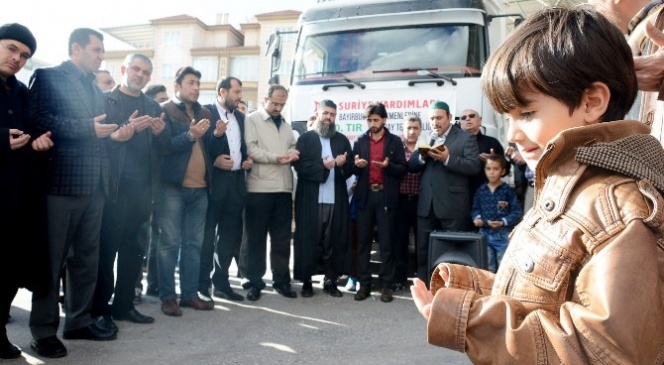 Aksaray’dan Bayır-Bucak’a Tir dolusu Yardım