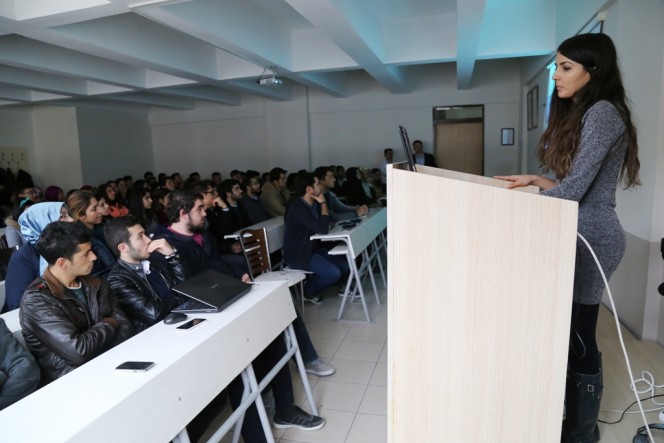 ASÜ Öğrencilerine Mobil Yazılım Eğitimi