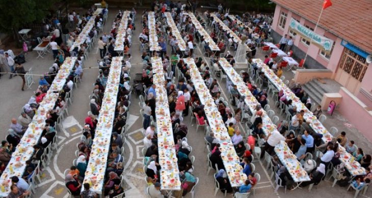 Başkan Yazgı,İftarda Halkla Bütünleşmeye Devam Ediyor