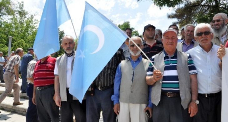 Doğu Türkistan’da Müslümanlara Yapılan Saldırılar Protesto Edildi