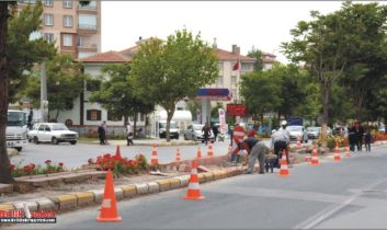 Aksaray Belediyesi Kavşağı Kapattı