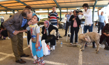 Balıkesirliler Kurbanını Büyükşehir’e Kestirdi