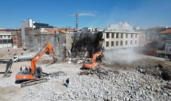 Hamidiye Kentsel Dönüşüm Alanında 75. Binanın Yıkımı Gerçekleştirildi