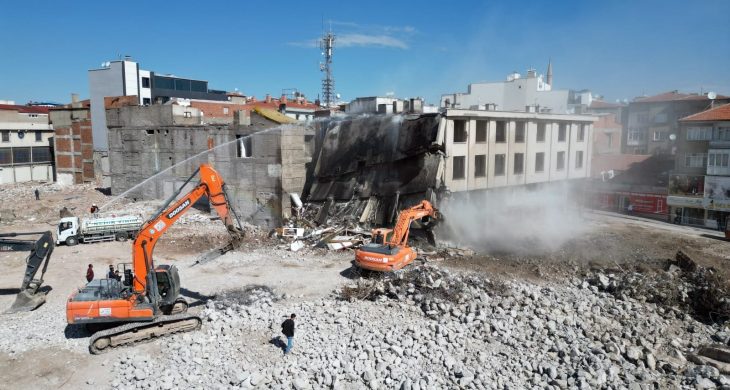 Hamidiye Kentsel Dönüşüm Alanında 75. Binanın Yıkımı Gerçekleştirildi