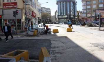 Kalealtı Caddesi Yeniden Trafiğe Açıldı