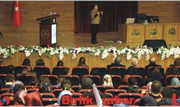 Prof. Aliye Öztan Acemhöyük Kazılarını Anlattı