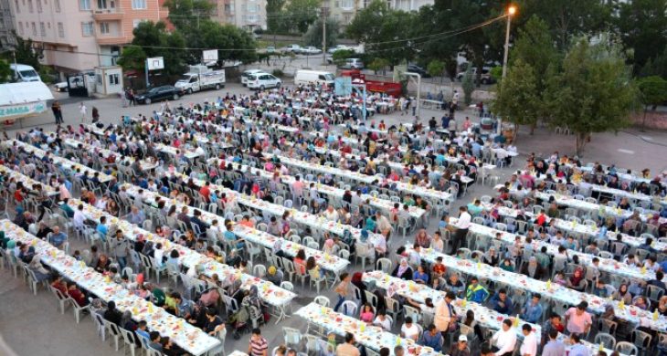 Toplu İftar ve Mahalle Meclisi Toplantıları Devam Ediyor