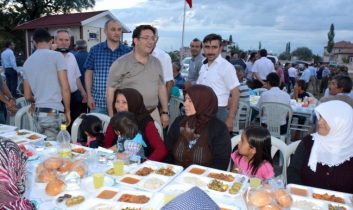 Hürriyet Mahallesinde Toplu İftar