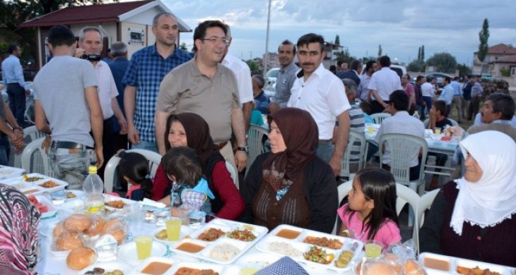 Hürriyet Mahallesinde Toplu İftar