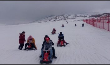 Yetim Çocuklara Erciyes’te Kayak Keyfi