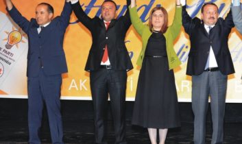 AK Parti Adaylarını Tanıttı