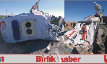 Ambulansa Otobüs Çarptı