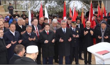 Şehitleri Anma Günü ve Çanakkale Deniz Zaferi’nin 102. Yılı Kutlandı