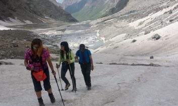 Hakkari dağları, yabancı turistlerin ilgisini çekiyor