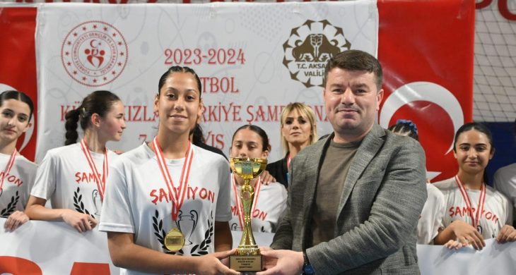 Kızlar Türkiye Hentbol Şampiyonasında Türkiye 2. Oldu