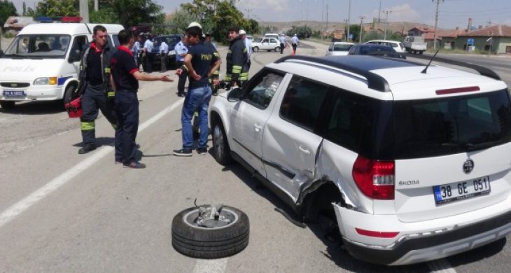 Aksaray’da İki Otomobil Çarpıştı: 5 Yaralı