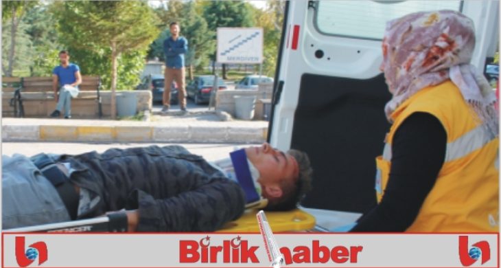 Minibüs ile Öğrenci Servisi Çarpıştı: 6 Yaralı