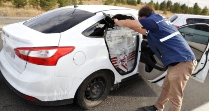 Otomobilde 58 Bin Paket Kaçak Sigara Çıktı