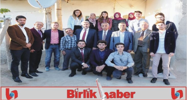 Rektör Şahin ve Öğrenci Toplulukları Şehit Ailelerini Ziyaret Etti