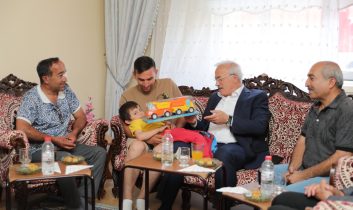 Vali Kumbuzoğlu; Yümer ailesine taziye ziyaretinde bulundu